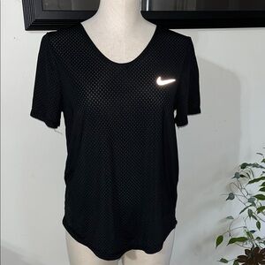 Black Nike Dri-Fit performance short sleeve top size Medium